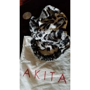 🌻Akita jeweled scarf